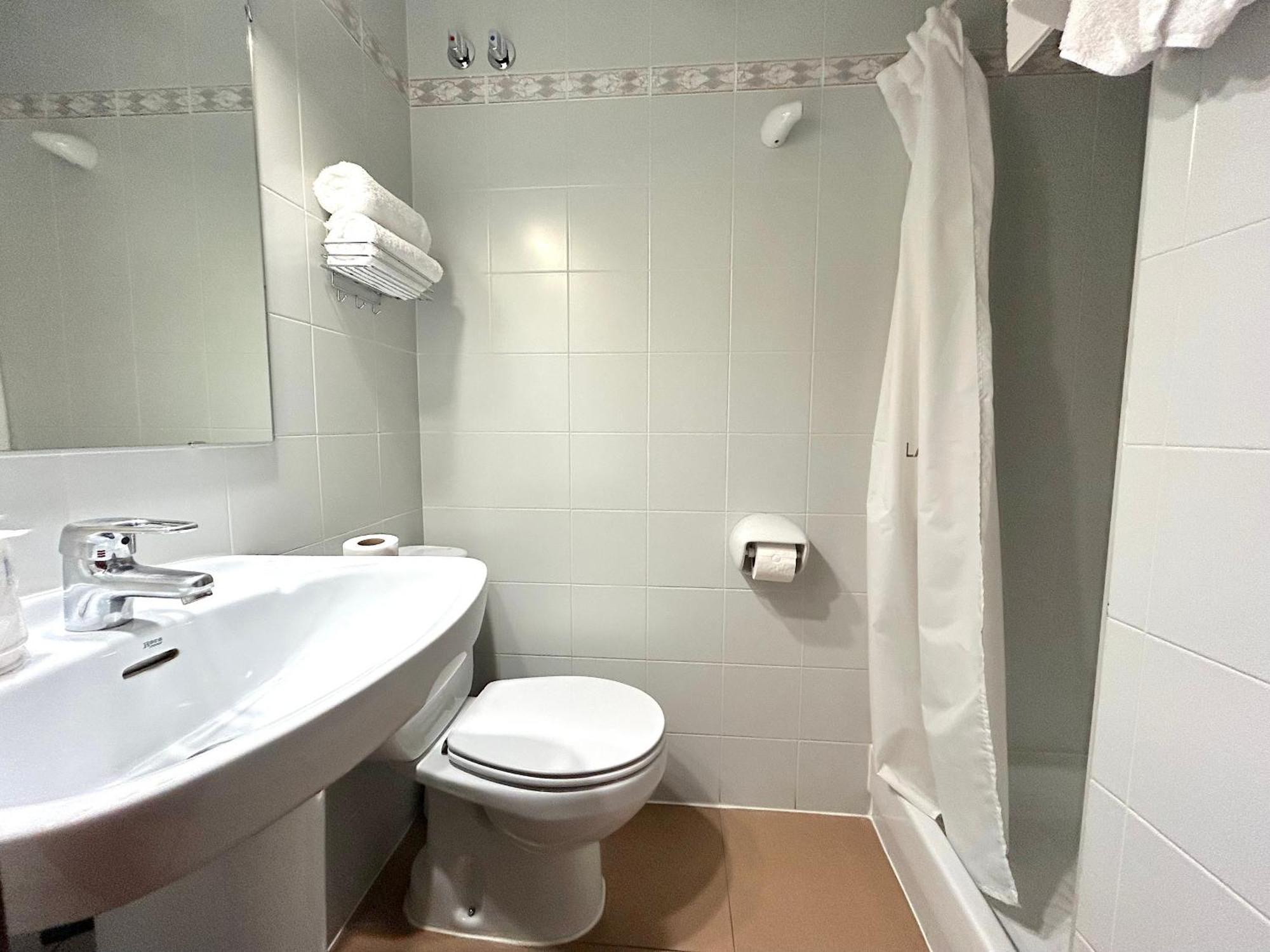Standard Double or Twin Room,1742708432:JPEG